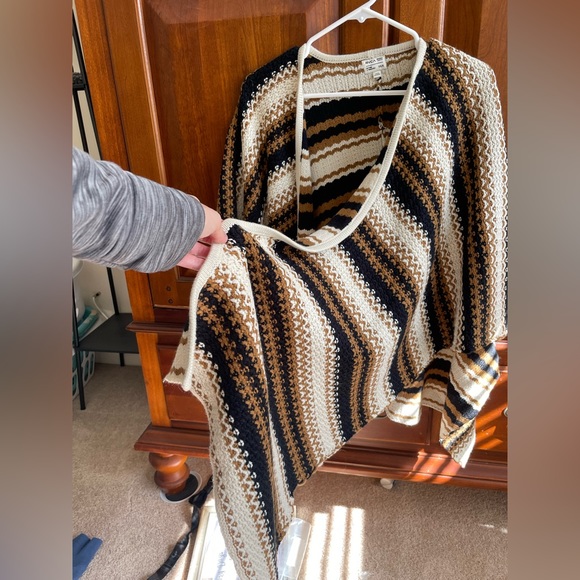 RVCA Turkic Poncho Sweater in Black Stripe size xs/s - Picture 4 of 8